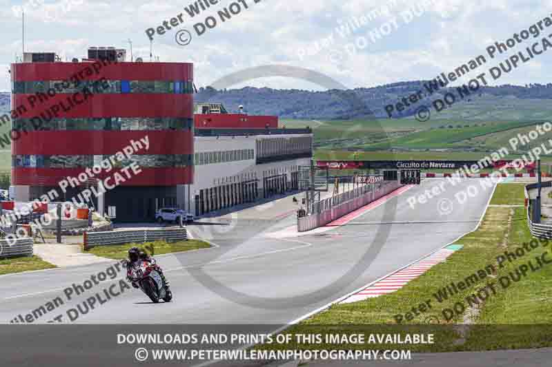 cadwell no limits trackday;cadwell park;cadwell park photographs;cadwell trackday photographs;enduro digital images;event digital images;eventdigitalimages;navarra;no limits trackdays;peter wileman photography;racing digital images;trackday digital images;trackday photos
